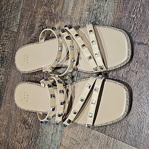a new day Women's 8.5 strappy tan sandals